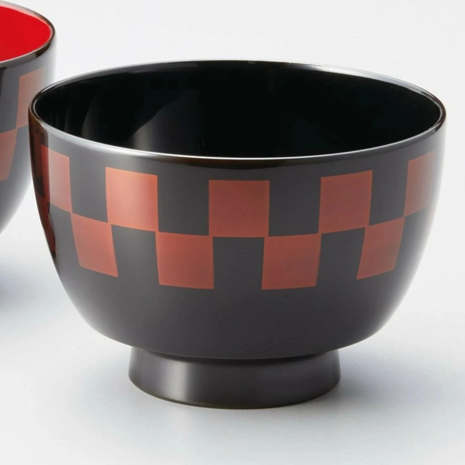 Isuke Sandalwood Lacquer Couple's Bowls Black & Vermilion (Set of 2) - Image 3