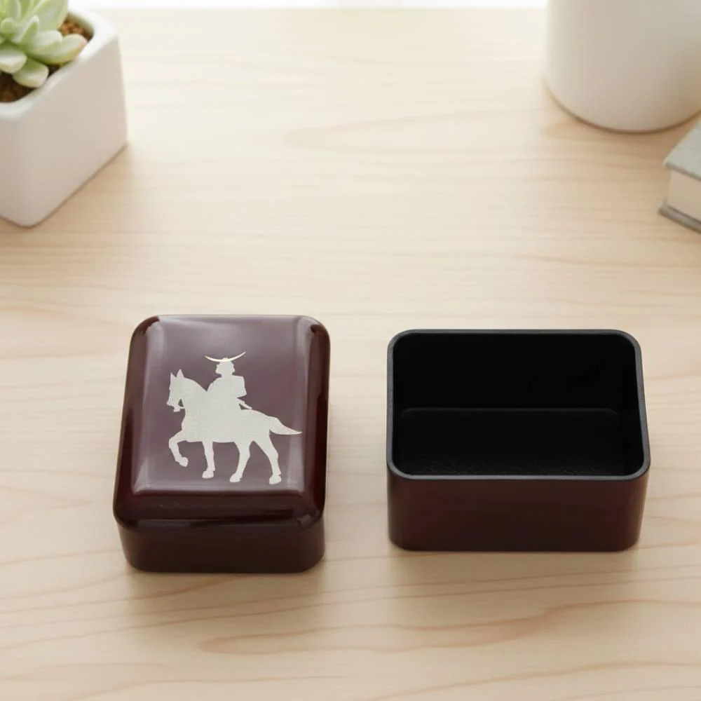 Red Lacquered Small Case Samurai on Horseback Dolls Design - Image 3