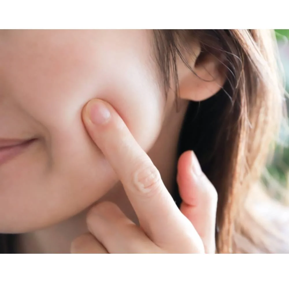 Hada Labo Gokujyun Hyaluronic Acid Foaming Face Wash Refill 140ml - Image 2